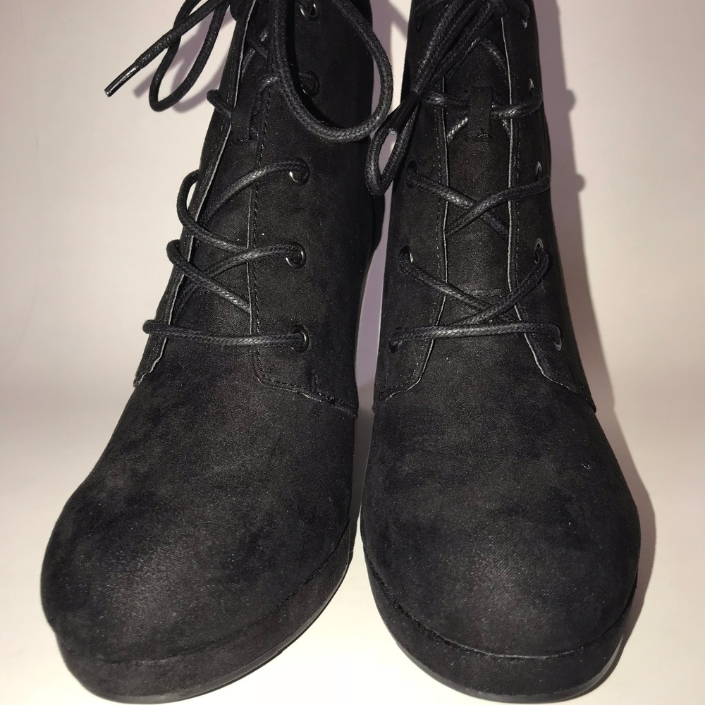 NWB A.N.A. Frosty Black Lace Up Ankle Booties - Picture 6 of 8
